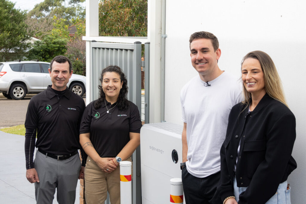 The AG Solar team and the happy Sutherland Shire family.